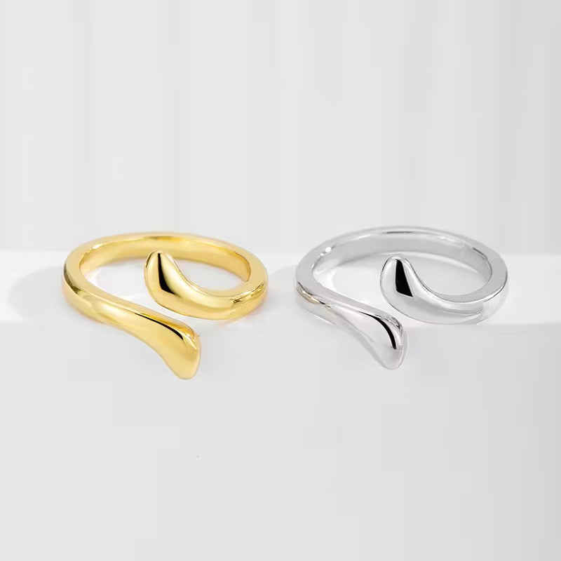 The Sculpted Fluid Wrap Ring (Adjustable)