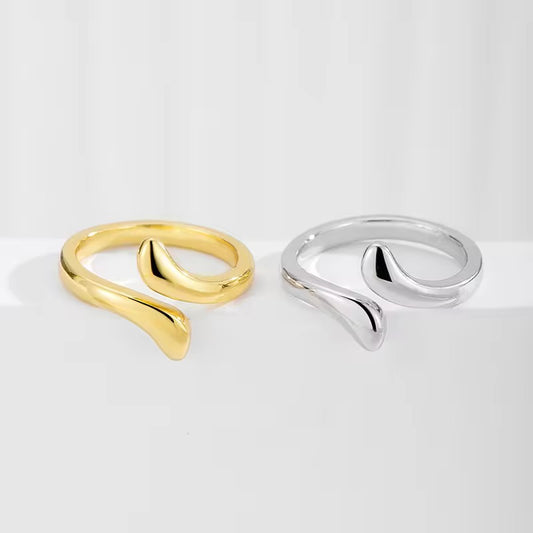 The Sculpted Fluid Wrap Ring (Adjustable)
