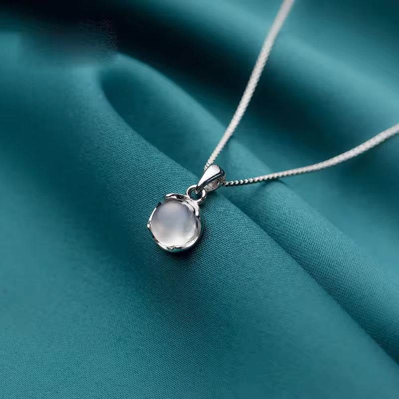 Silver Luminous Aura Necklace